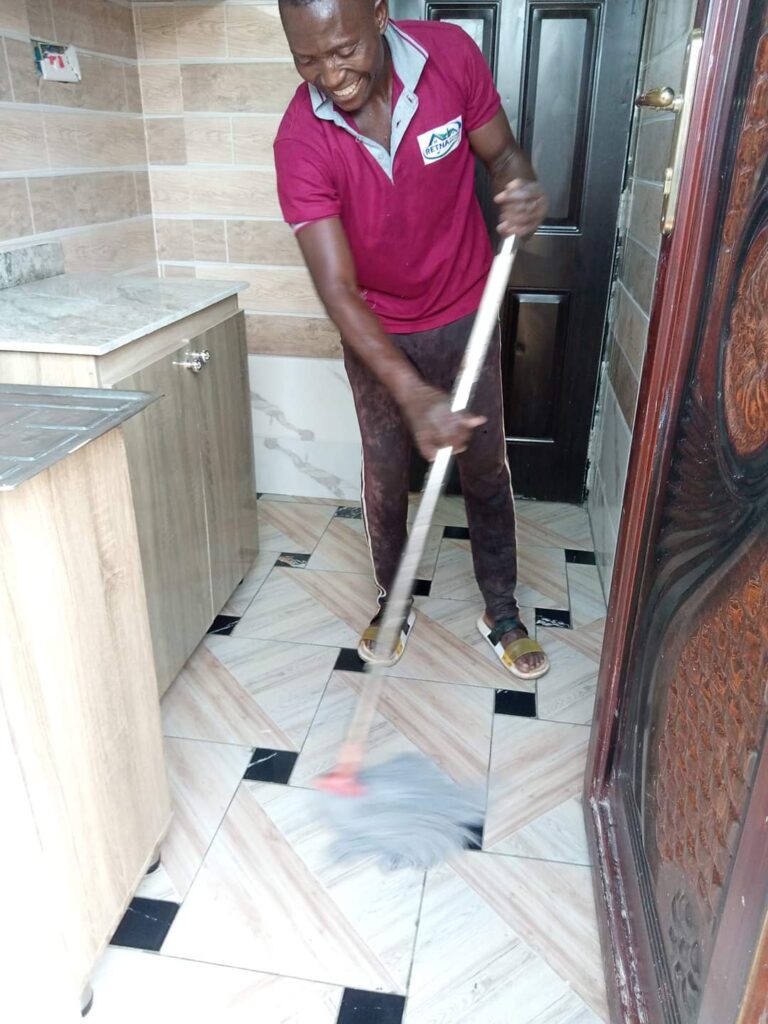 RETNA CLEANING SERVICES